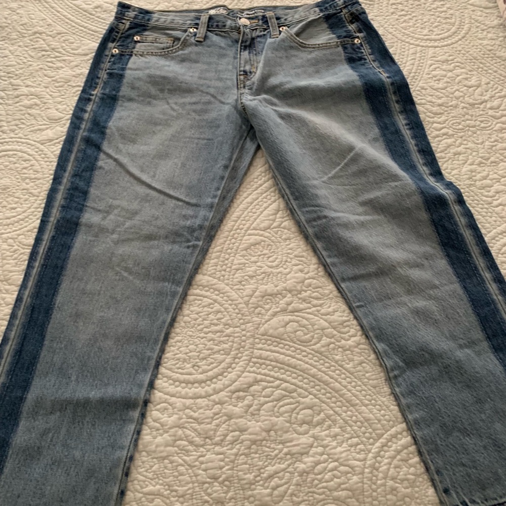 Mossimo pantalo’n boyfriend jeans.